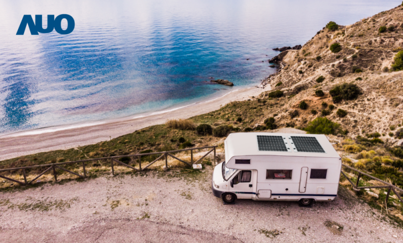 「可撓輕量化太陽光電板SunCurva」使用輕量特殊耐候型複合板取代傳統太陽能板的玻璃前板，不僅降低70%重量，每米平方僅3Kg；具有抗衝擊性能及通過電磁相容性測試，可應用於交通運輸工具，如露營車、遊艇等